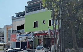 Oyo Life 92877 Hotel Rainbow 7296